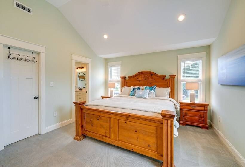 Kill Devil Hills Retreat W/ Gas Grill & Deck!