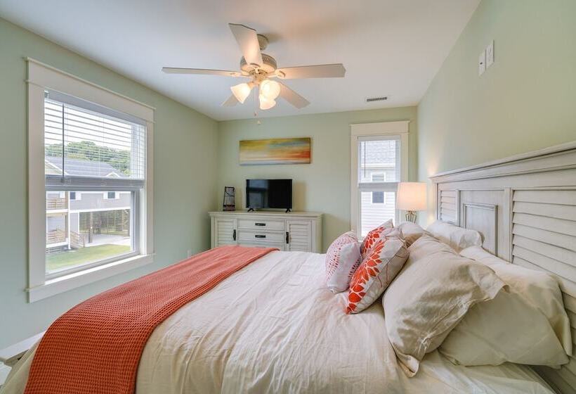 Kill Devil Hills Retreat W/ Gas Grill & Deck!