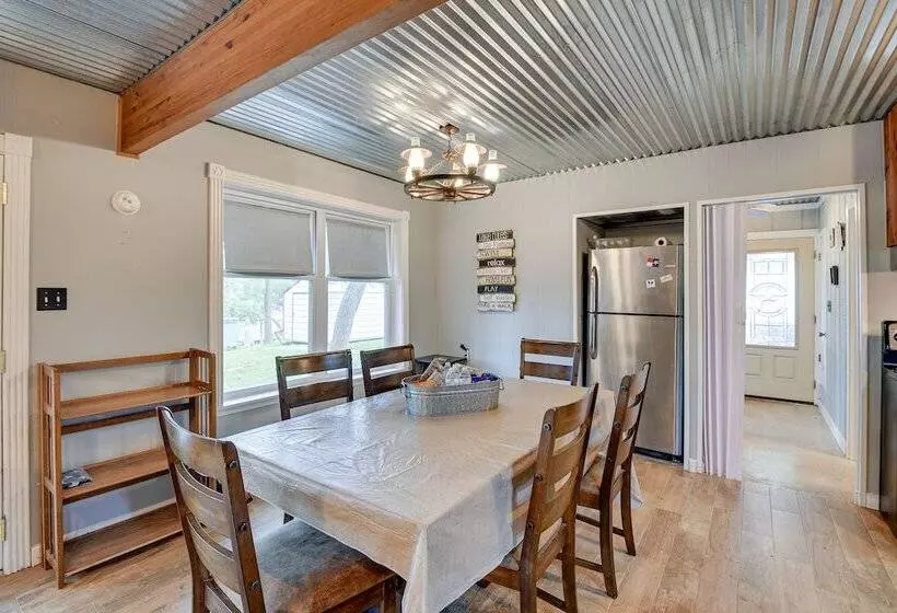 Lake Brownwood Home W/ Private Boat Dock!