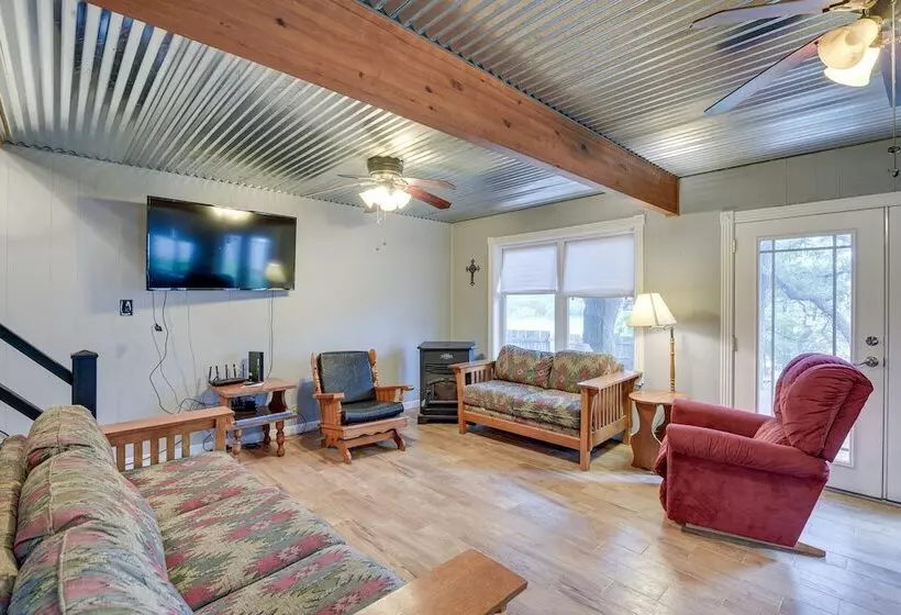 Lake Brownwood Home W/ Private Boat Dock!