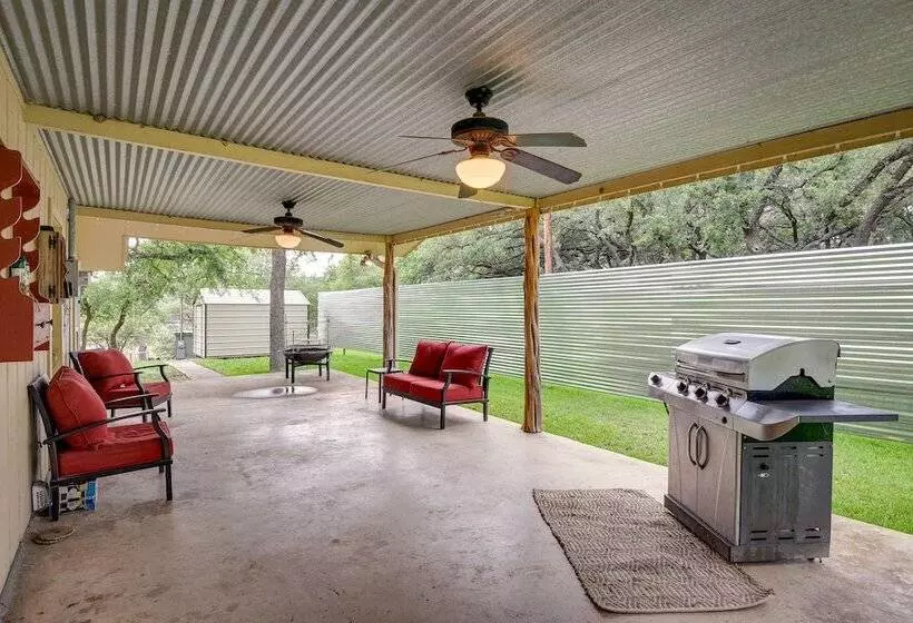 Lake Brownwood Home W/ Private Boat Dock!