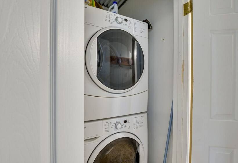 Lake Brownwood Home W/ Private Boat Dock!