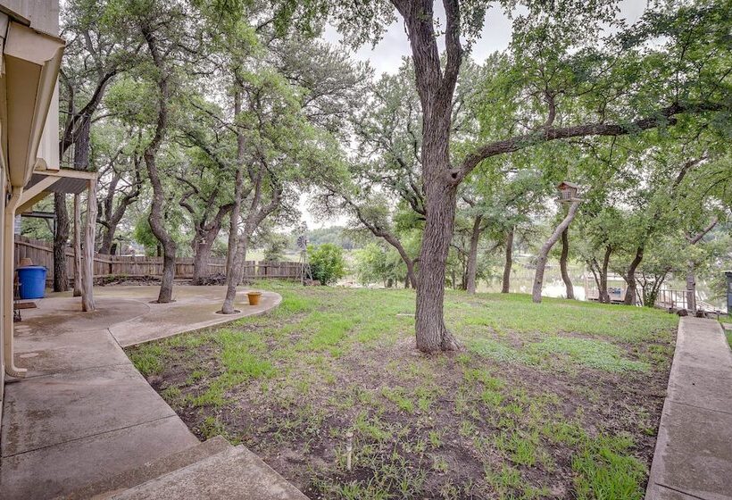 Lake Brownwood Home W/ Private Boat Dock!