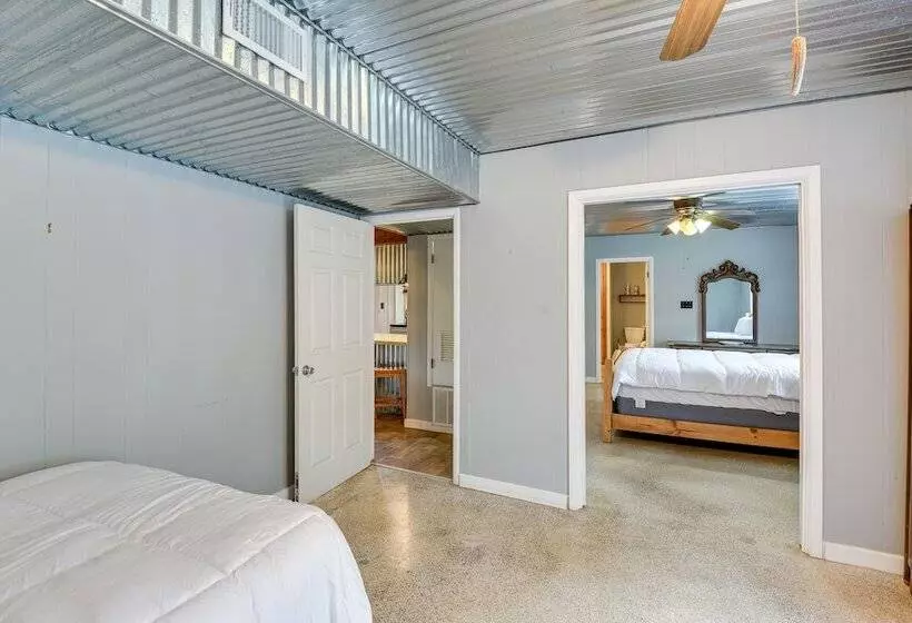 Lake Brownwood Home W/ Private Boat Dock!