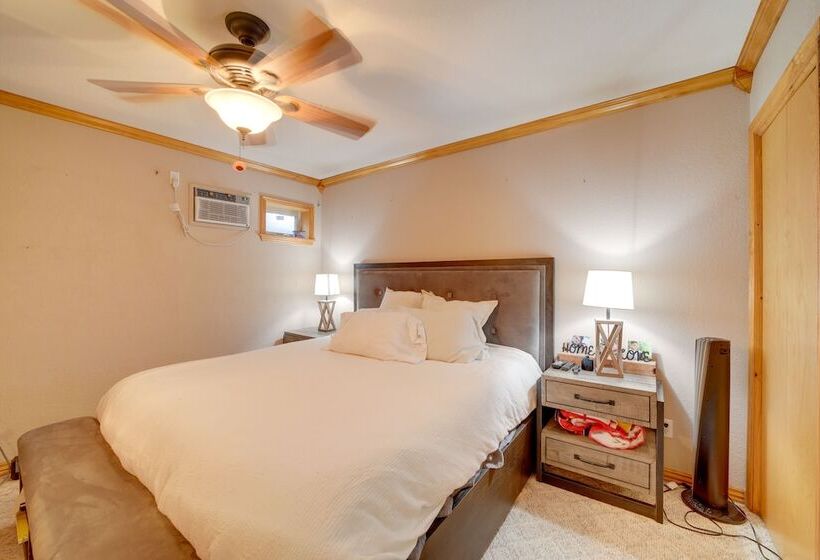 Lake Eufaula Retreat W/ Boat Slip & Fireplace!