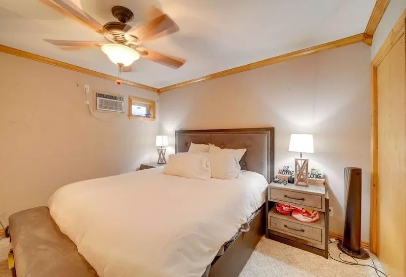 Lake Eufaula Retreat W/ Boat Slip & Fireplace!