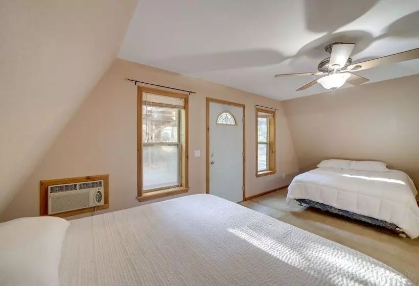 Lake Eufaula Retreat W/ Boat Slip & Fireplace!