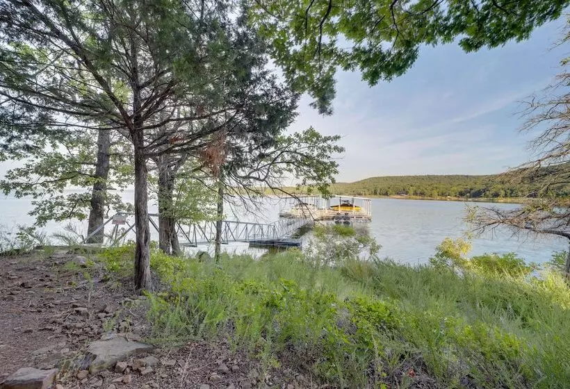Lake Eufaula Retreat W/ Boat Slip & Fireplace!