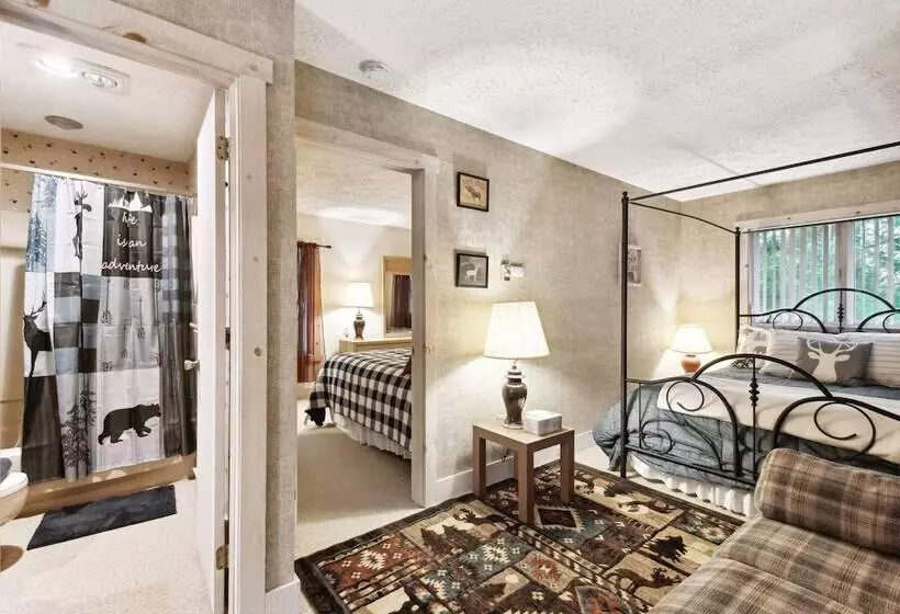 Lake Harmony Home W/ Screened Porch & Hot Tub!