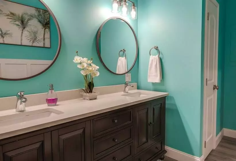 Lakefront Sharps Chapel Retreat W/ Boat Dock!