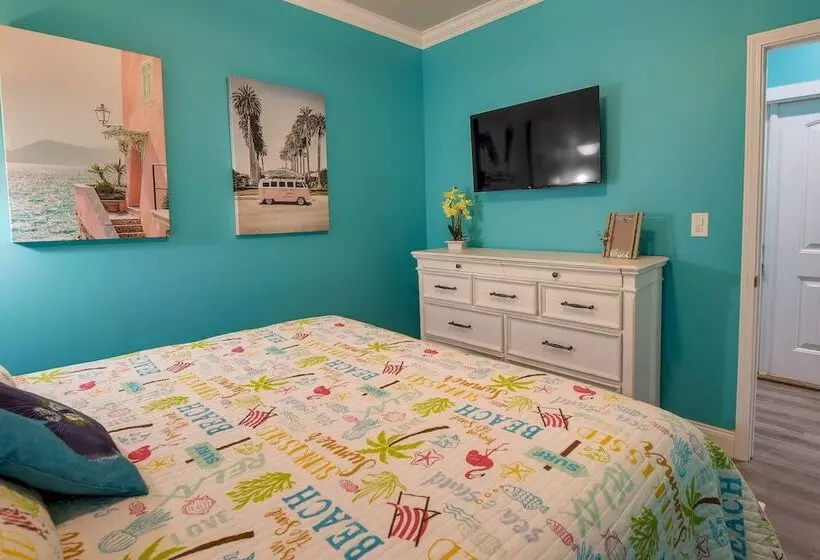 Lakefront Sharps Chapel Retreat W/ Boat Dock!