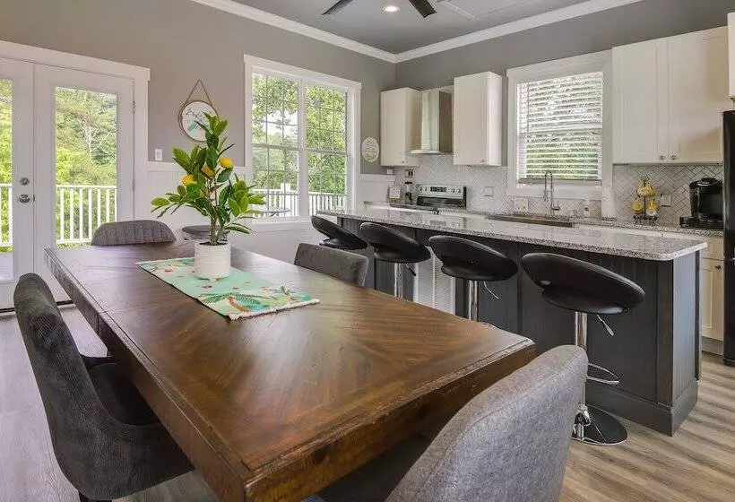 Lakefront Sharps Chapel Retreat W/ Boat Dock!