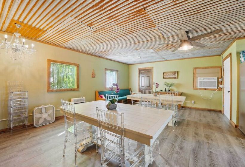 Old Church Retreat W/ Fire Pit & Air Hockey!