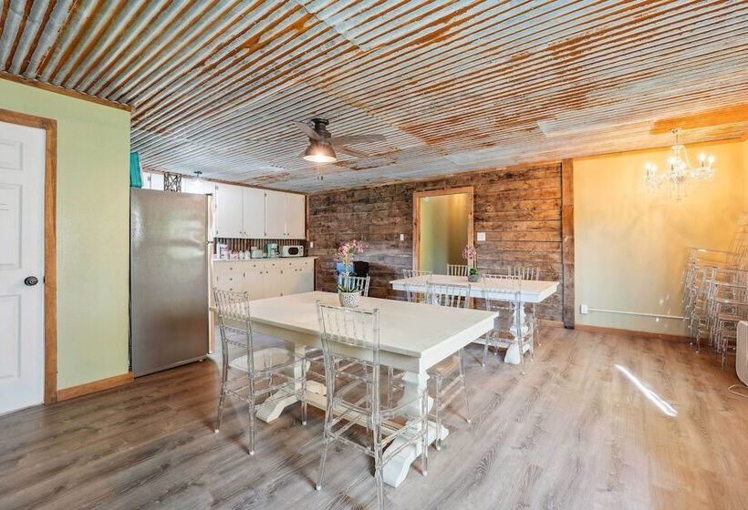 Old Church Retreat W/ Fire Pit & Air Hockey!