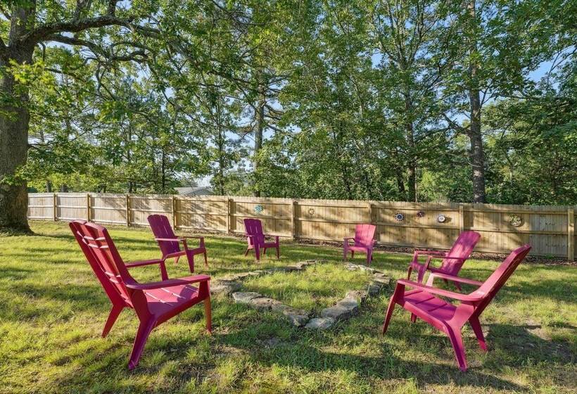 Old Church Retreat W/ Fire Pit & Air Hockey!