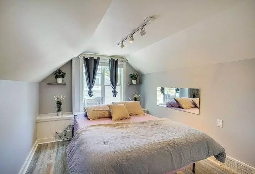 Minneapolis Home: Mins From Us Bank Stadium & More