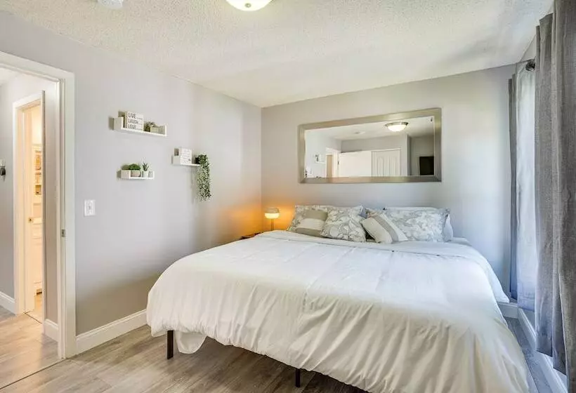 Minneapolis Home: Mins From Us Bank Stadium & More