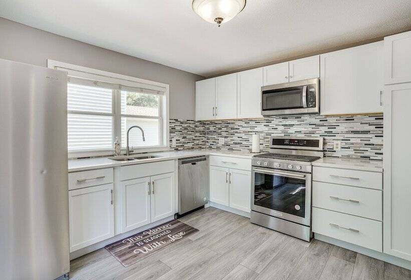 Minneapolis Home: Mins From Us Bank Stadium & More