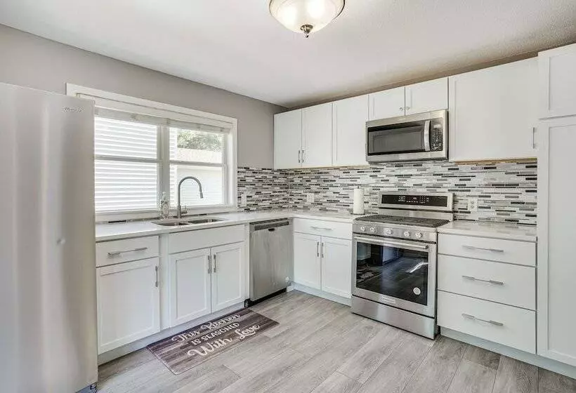 Minneapolis Home: Mins From Us Bank Stadium & More