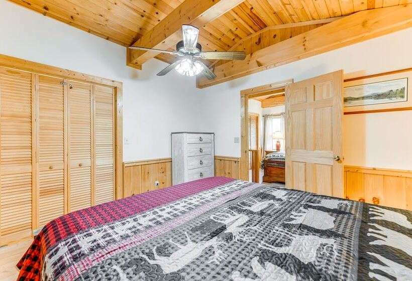 Peaceful Maggie Valley Cabin W/ Mountain Views!