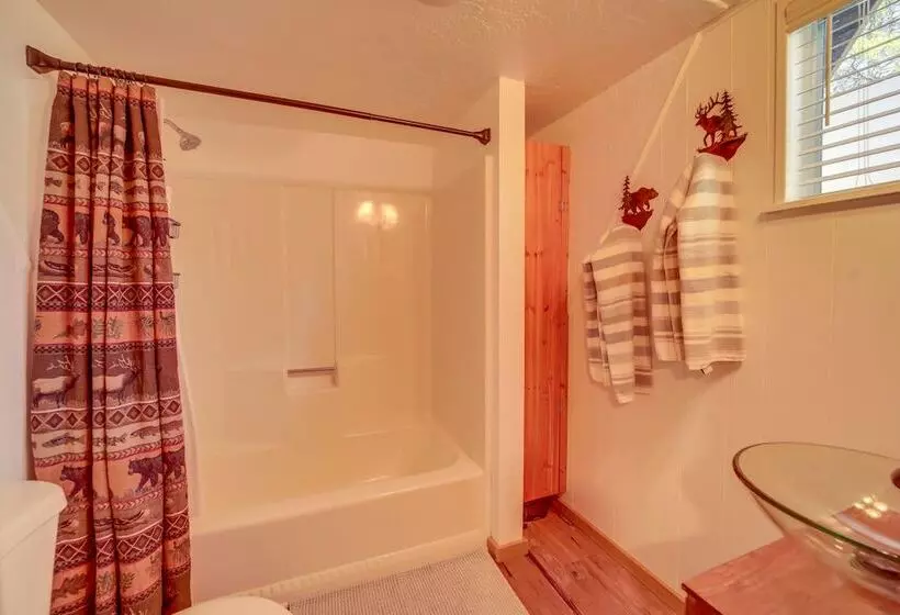 Pet Friendly Arizona Cabin   Fire Pit, Near Skiing