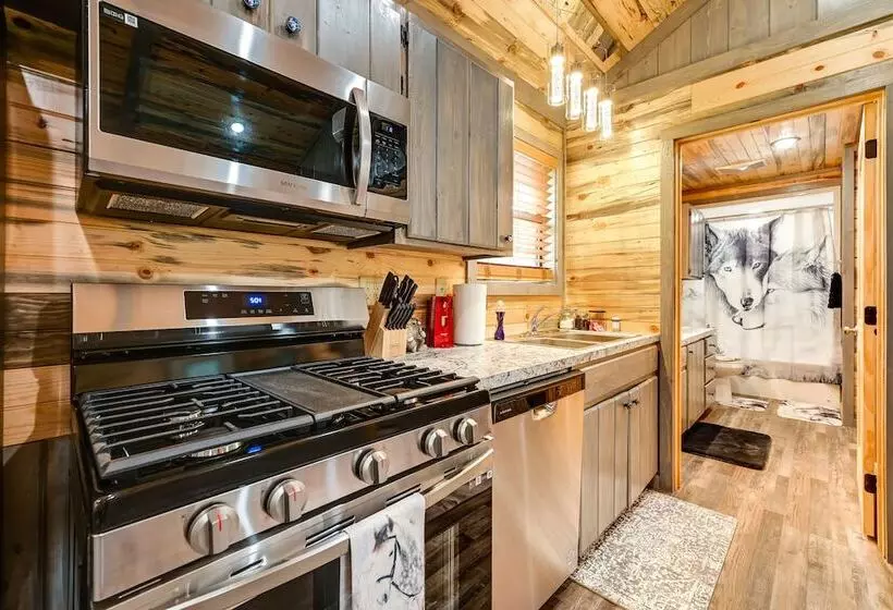 Pet Friendly Broken Bow Cabin Near Lukfata Creek!