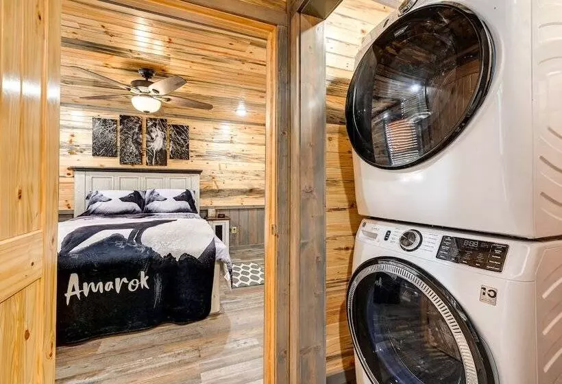 Pet Friendly Broken Bow Cabin Near Lukfata Creek!