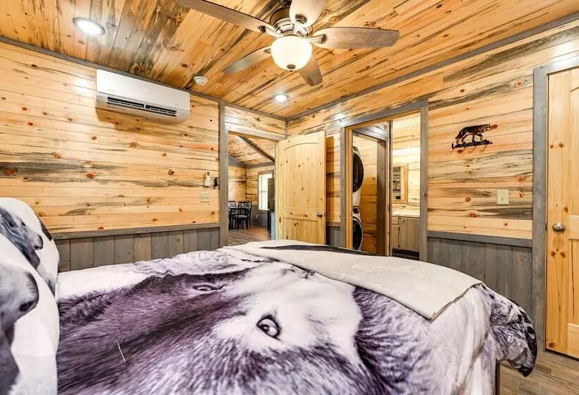 Pet Friendly Broken Bow Cabin Near Lukfata Creek!