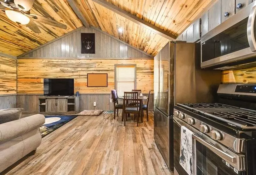 Pet Friendly Broken Bow Cabin Near Lukfata Creek!