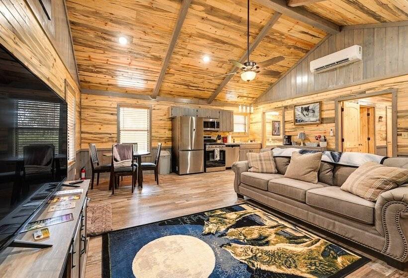 Pet Friendly Broken Bow Cabin Near Lukfata Creek!