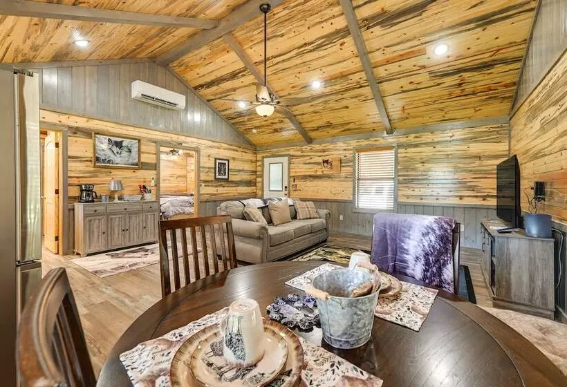 Pet Friendly Broken Bow Cabin Near Lukfata Creek!