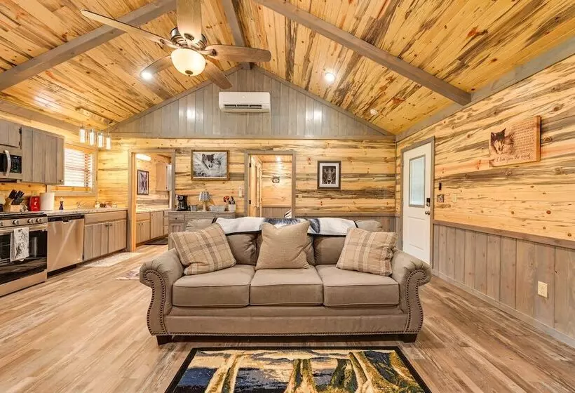 Pet Friendly Broken Bow Cabin Near Lukfata Creek!
