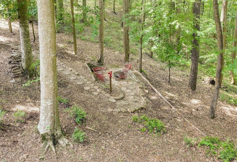 Pet Friendly Byrdstown Cabin W/ Fire Pit & Porch!