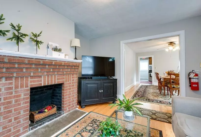 Pet Friendly Travelers Rest Home W/ Covered Patio