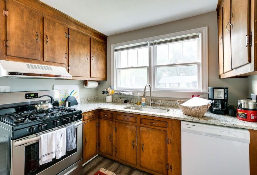 Pet Friendly Travelers Rest Home W/ Covered Patio