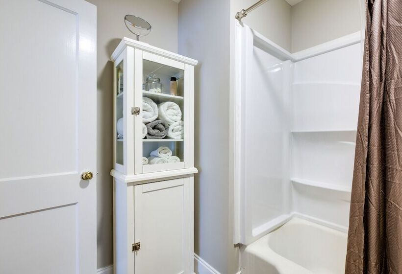 Pet Friendly Travelers Rest Home W/ Covered Patio