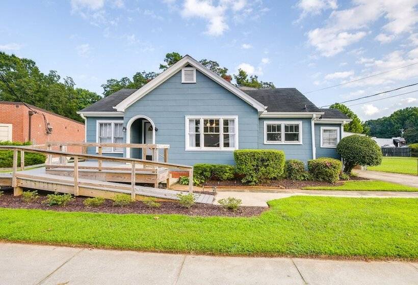 Pet Friendly Travelers Rest Home W/ Covered Patio