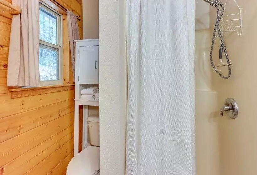 Remote Escape: Murphy Cozy Cabin In The Woods