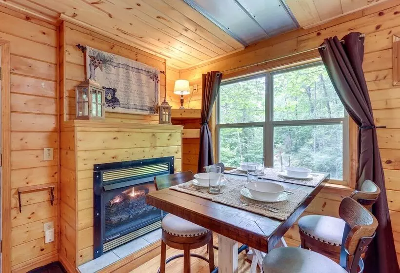 Remote Escape: Murphy Cozy Cabin In The Woods
