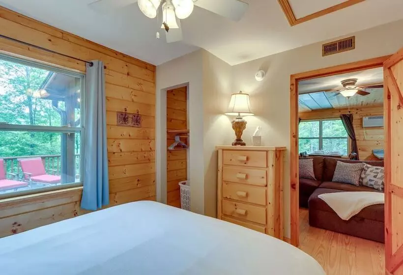 Remote Escape: Murphy Cozy Cabin In The Woods