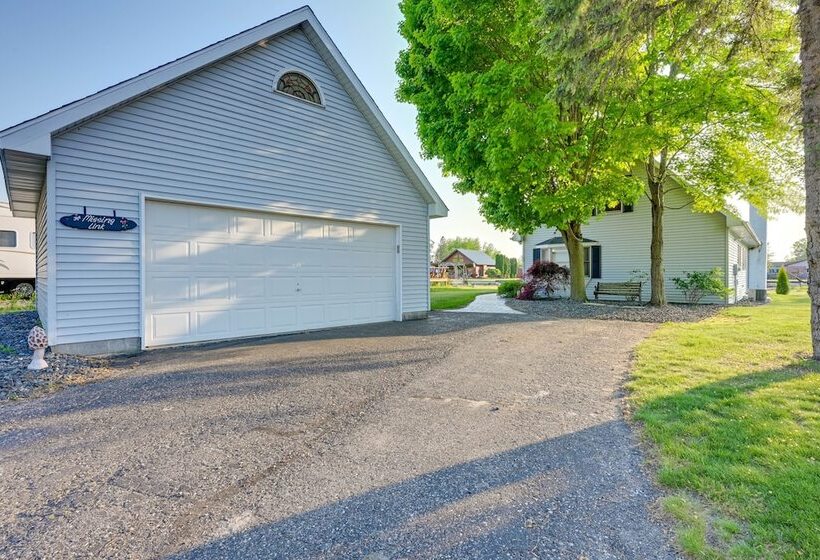 Riverfront Au Gres Cottage W/ Fire Pit & Grill!