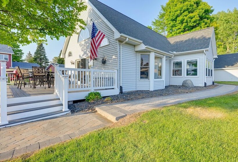 Riverfront Au Gres Cottage W/ Fire Pit & Grill!