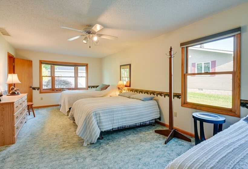 Riverfront Au Gres Cottage W/ Fire Pit & Grill!