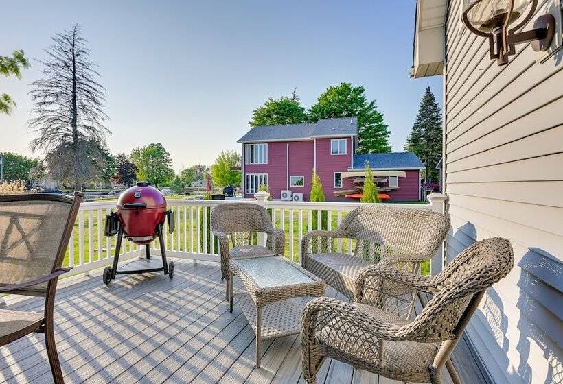 Riverfront Au Gres Cottage W/ Fire Pit & Grill!