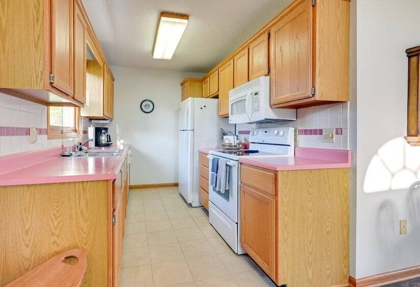 Riverfront Au Gres Cottage W/ Fire Pit & Grill!