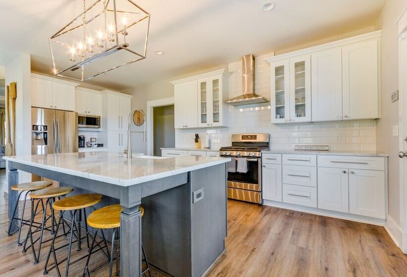 Russellville Home Near Hiking + Lake Access!