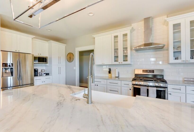 Russellville Home Near Hiking + Lake Access!