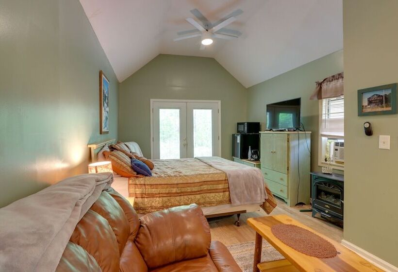 Secluded Mountain Cabin W/ Decks + Gazebo!