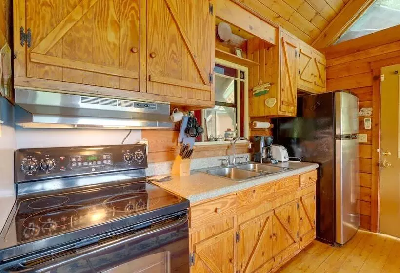 Secluded Mountain Cabin W/ Decks + Gazebo!