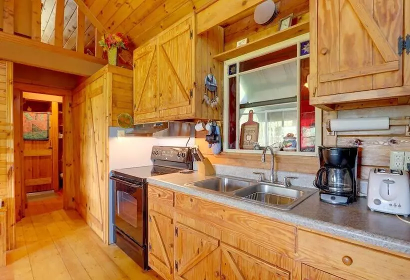 Secluded Mountain Cabin W/ Decks + Gazebo!